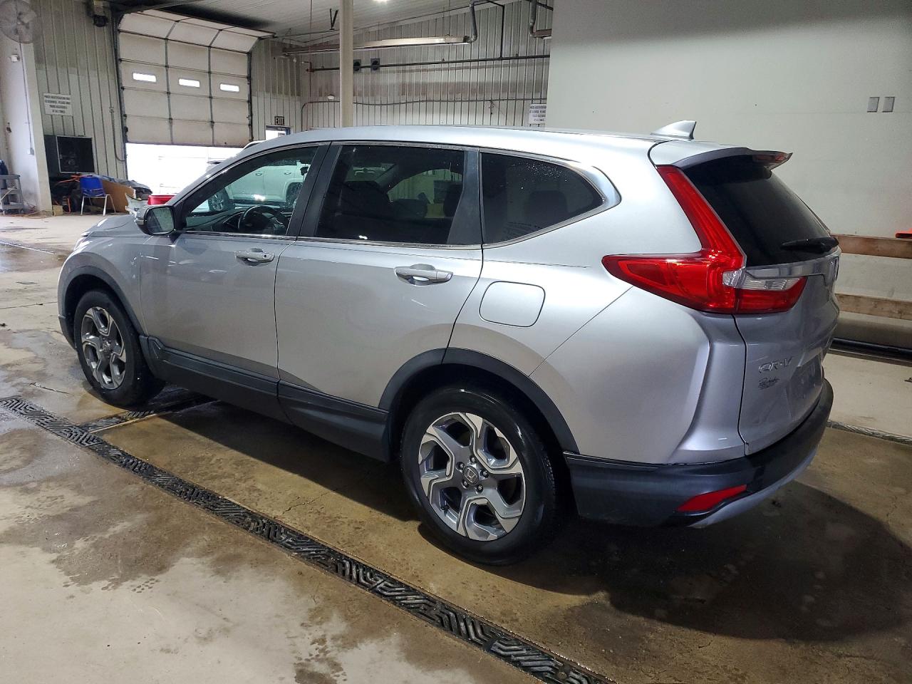 2018 Honda Crv VIN 7FARW1H80JE026806 photo 2