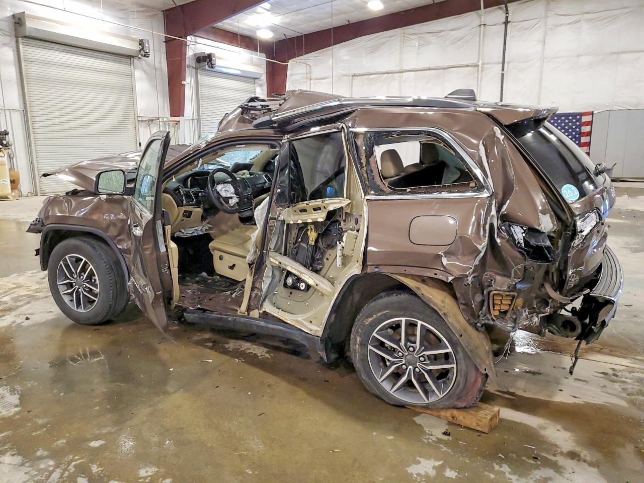 2021 Jeep Cherokee VIN 1C4RJFBG9MC782398 photo 2