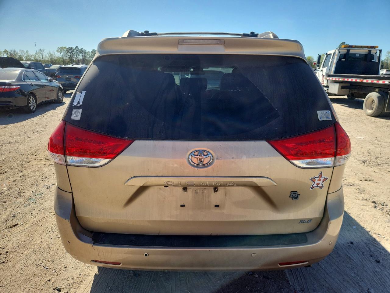 2011 TOYT Sienna VIN 5TDYK3DC6BS007280 photo 6