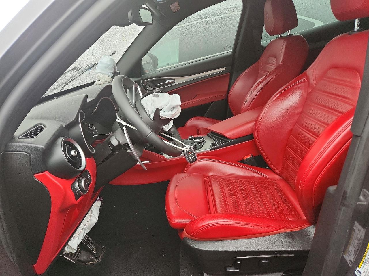 2019 Alfa Stelvio VIN ZASPAKBN7K7C50689 photo 7