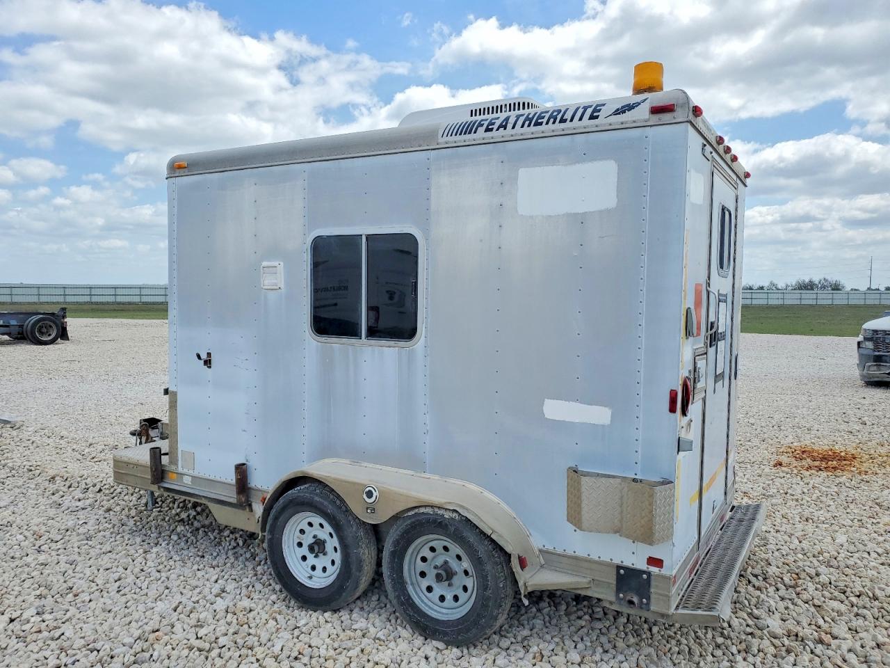 2000 FEATHERLITE Unknown VIN 4FGL01128YC031682 photo 3