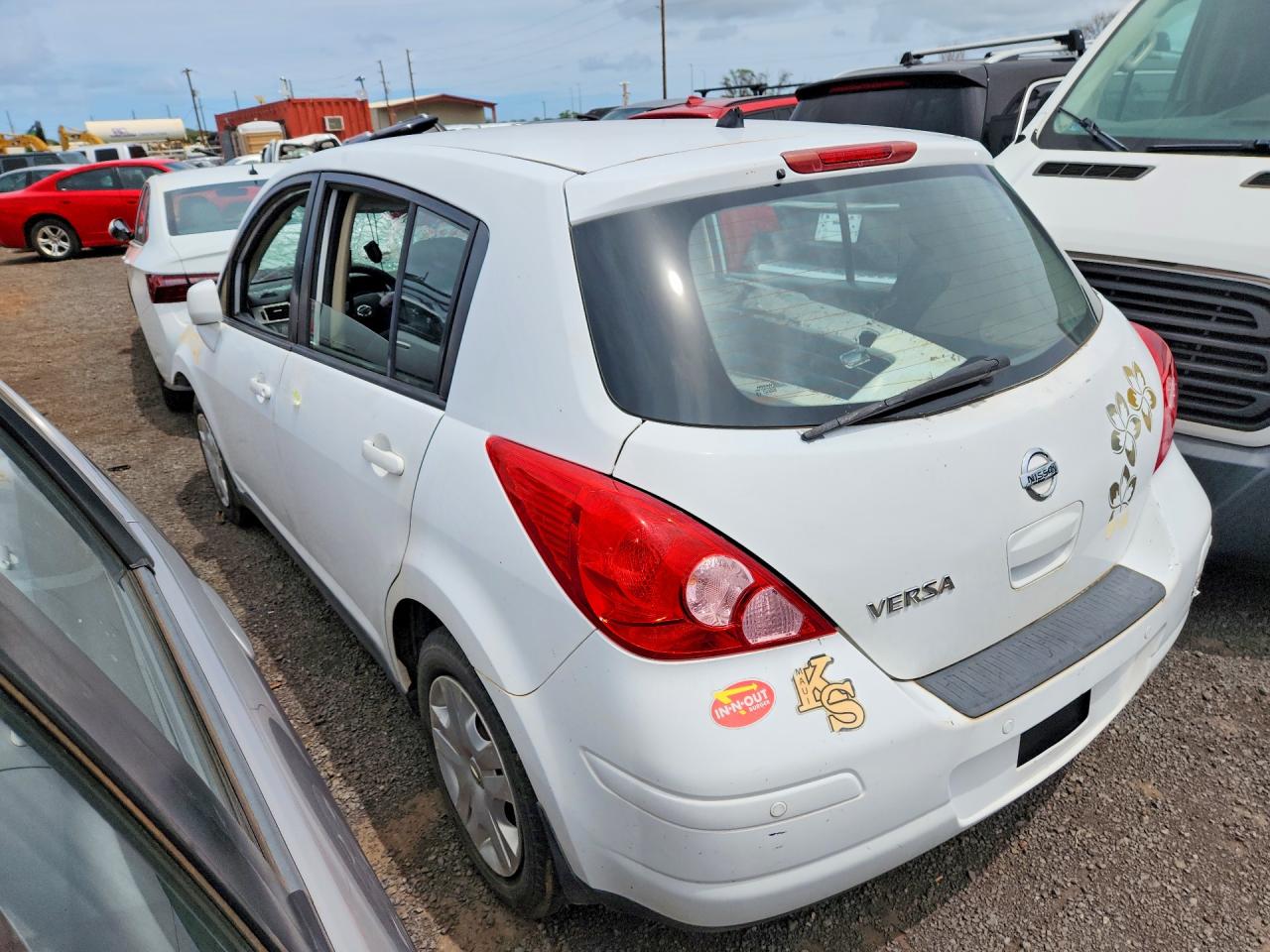 2011 Nissan Versa VIN 3N1BC1CP2BL499536 photo 2