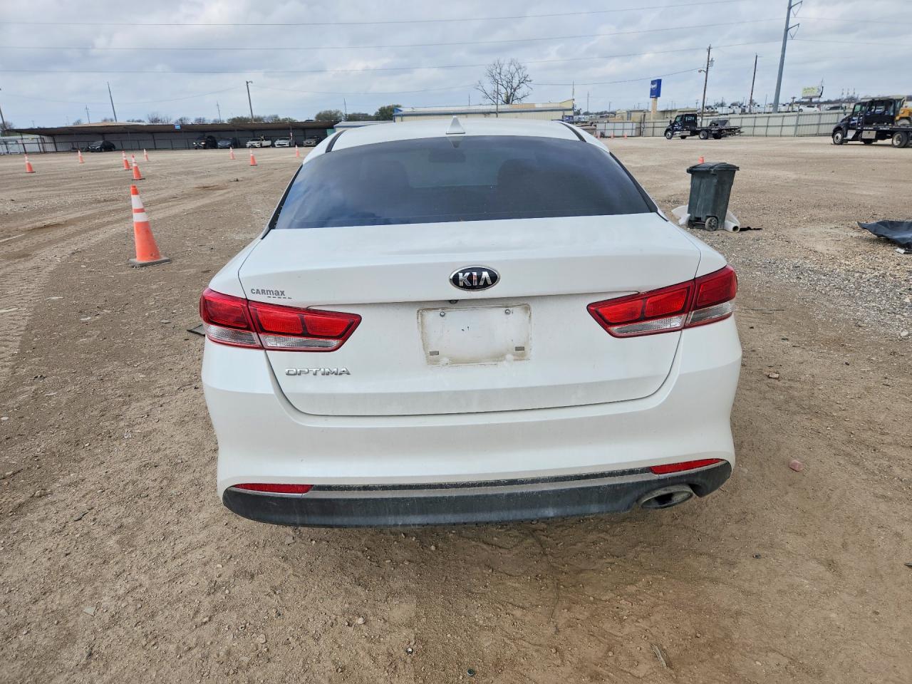 2017 Optima VIN 5XXGT4L31HG124355 photo 6