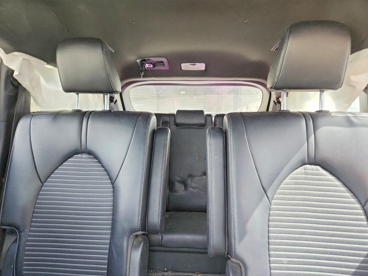 2022 Toyota Highlander VIN 5TDJZRBH8NS199921 photo 10
