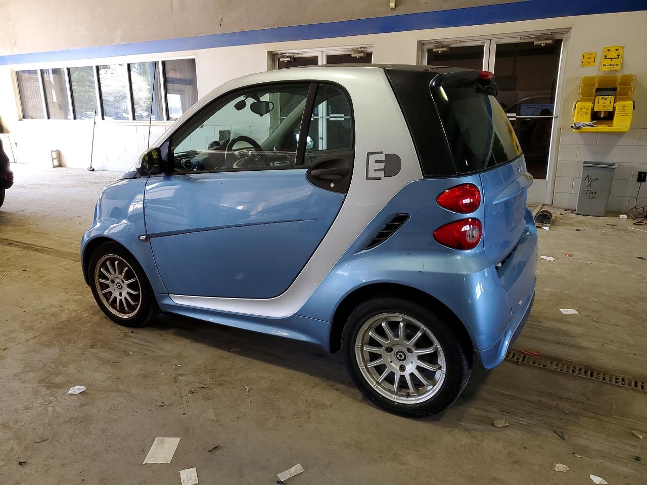 2014 Smart Fortwo VIN WMEEJ9AA4EK756300 photo 2