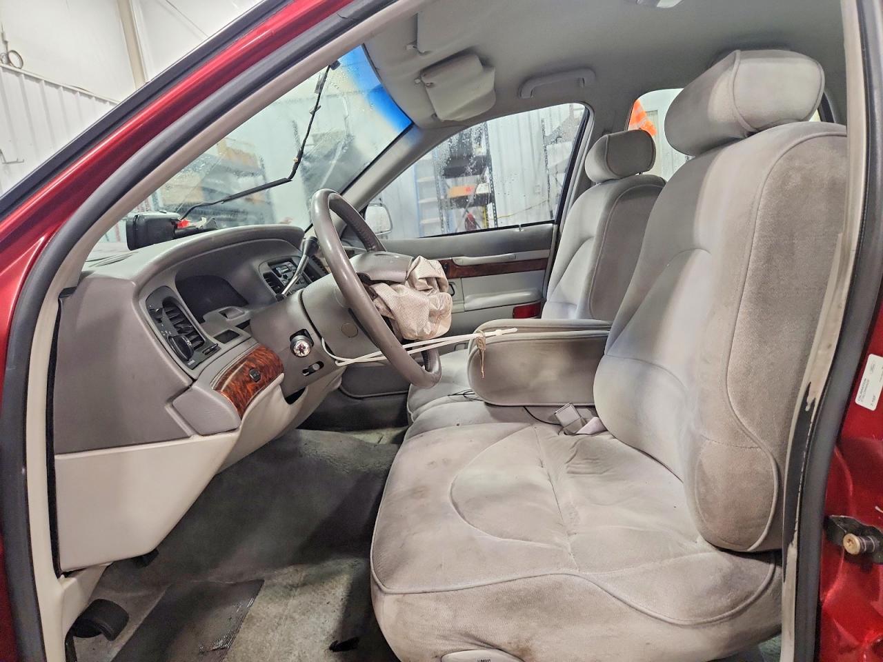 1997 Mercury Grmarquis VIN 2MELM75W6VX639014 photo 7