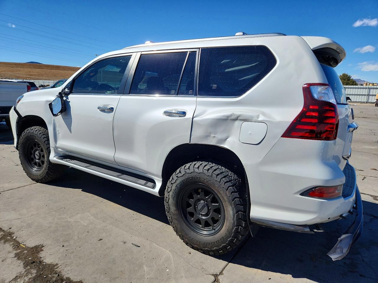 2020 Lexus Gx VIN JTJAM7BX4L5264113 photo 2