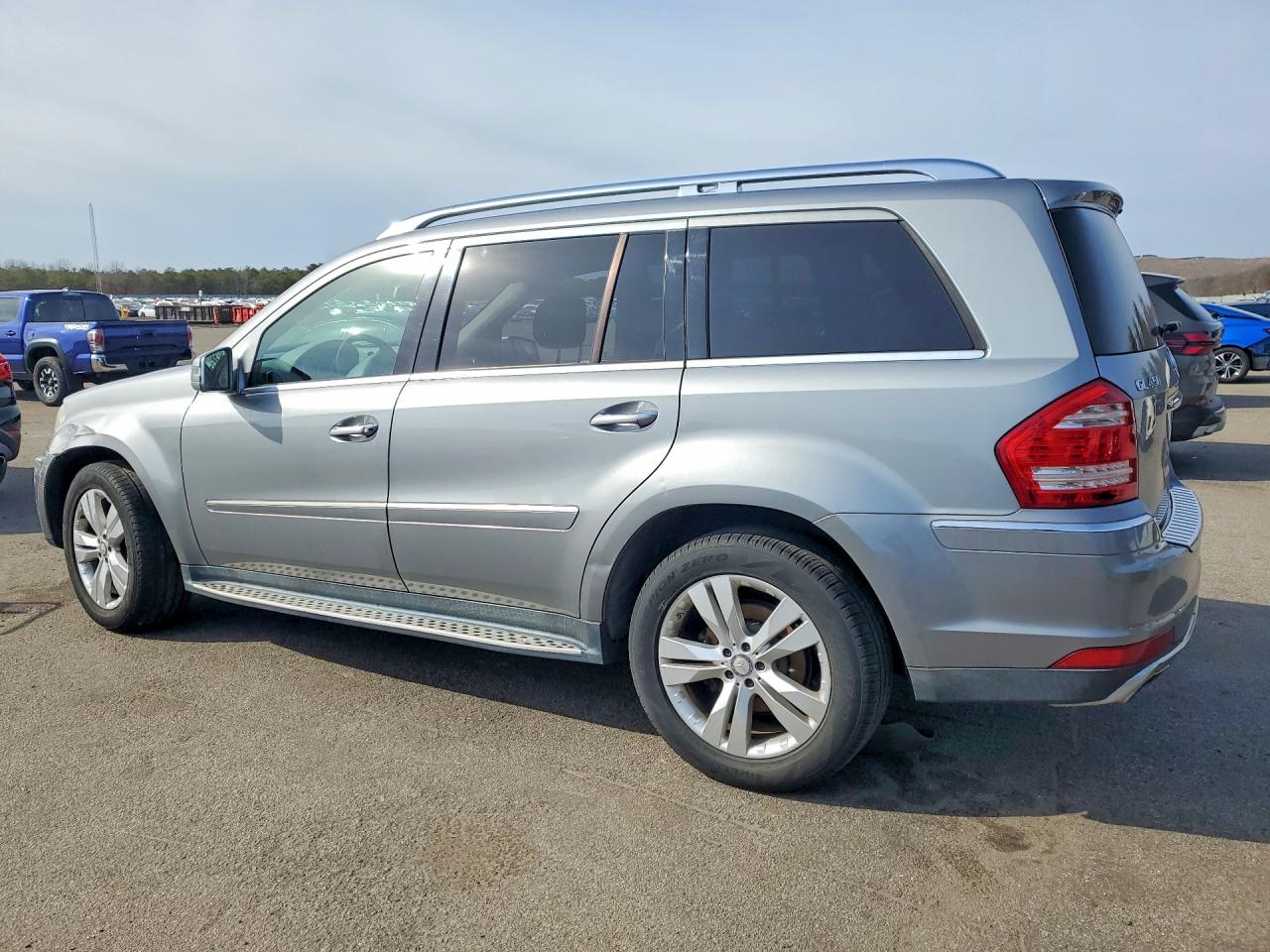 2011 Mercedes-Benz Gl-class VIN 4JGBF7BE7BA629479 photo 2
