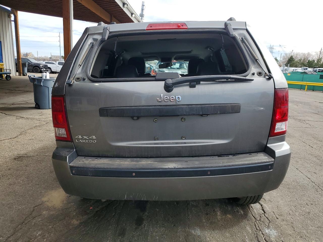 2008 Jeep Cherokee VIN 1J8GR48K08C136374 photo 6