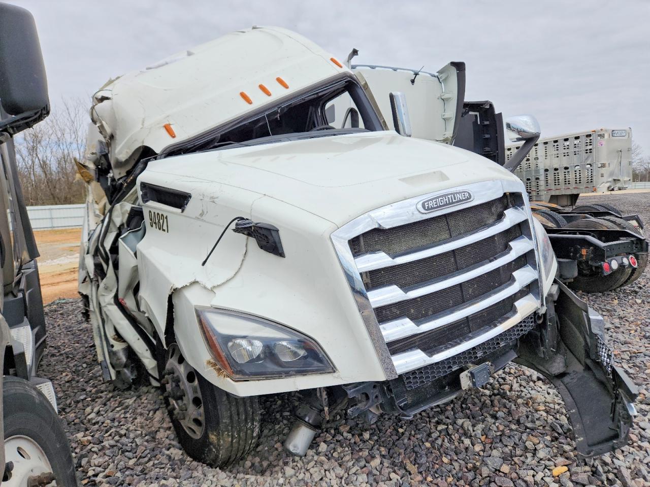 2023 FREIGHTLINER All other VIN 3AKJHHDR1PSUE5904 photo 1