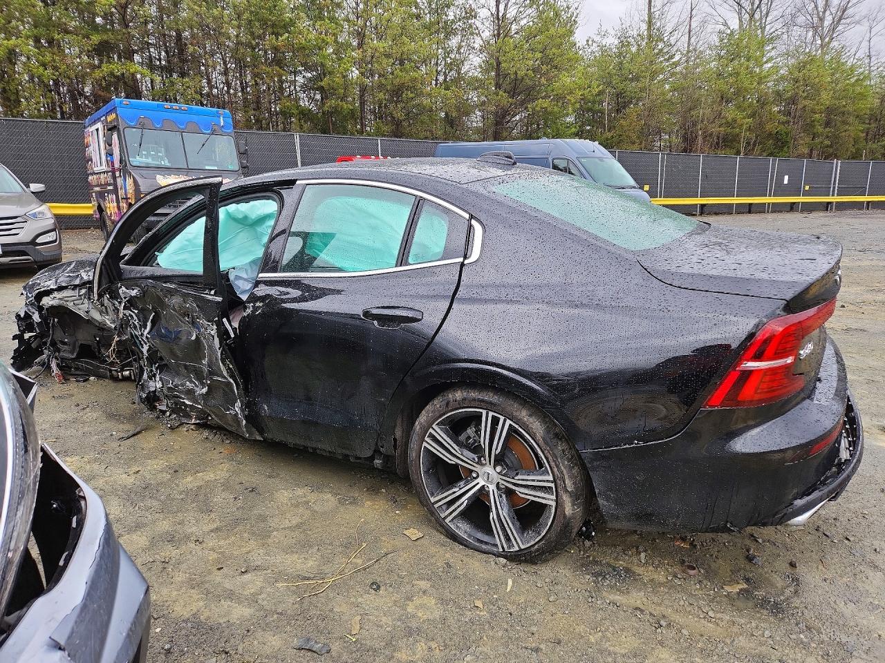 2022 Volvo S60 VIN 7JRL12FL7NG162649 photo 2