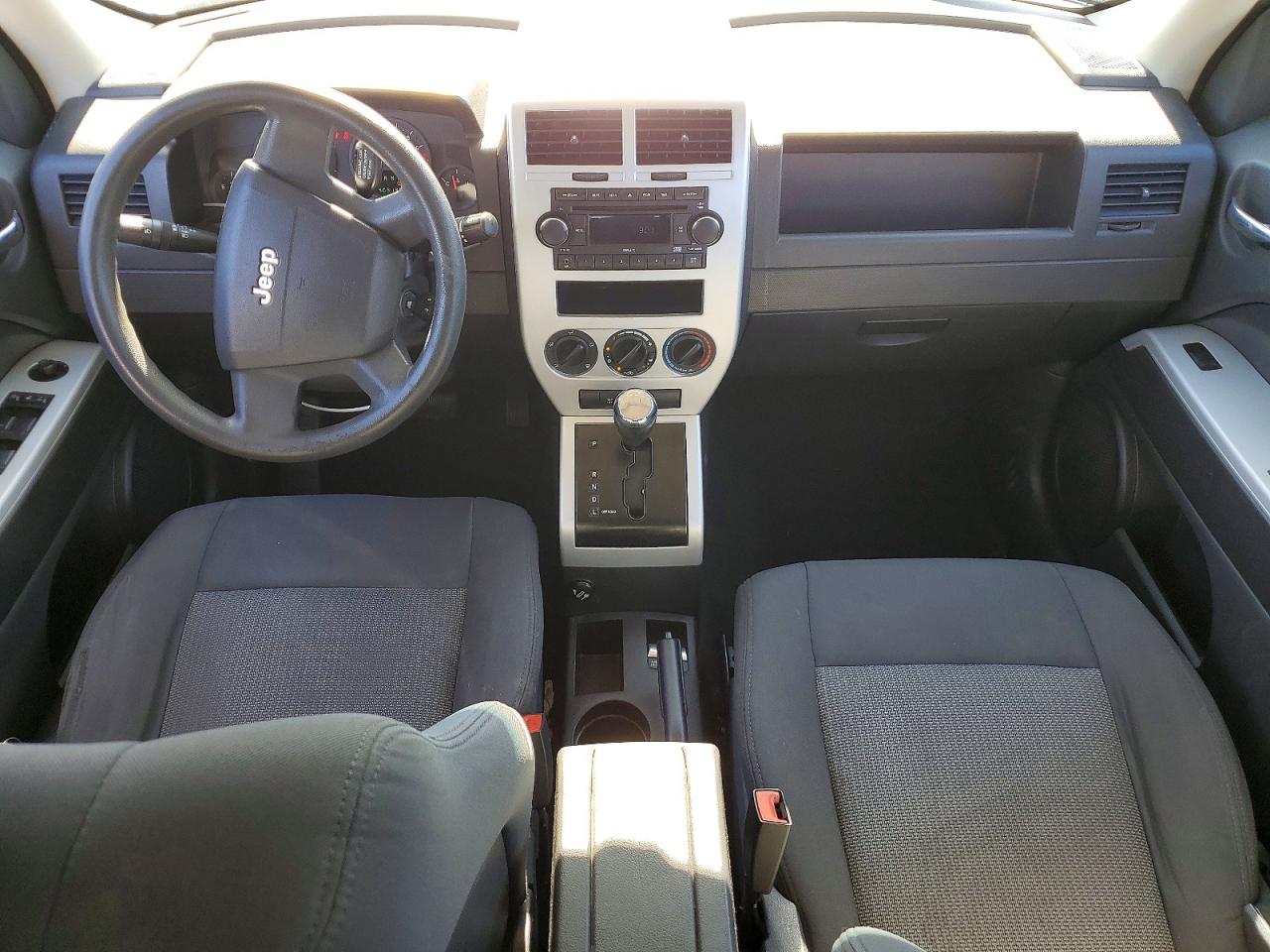 2008 Jeep Patriot VIN 1J8FF28W38D575476 photo 8