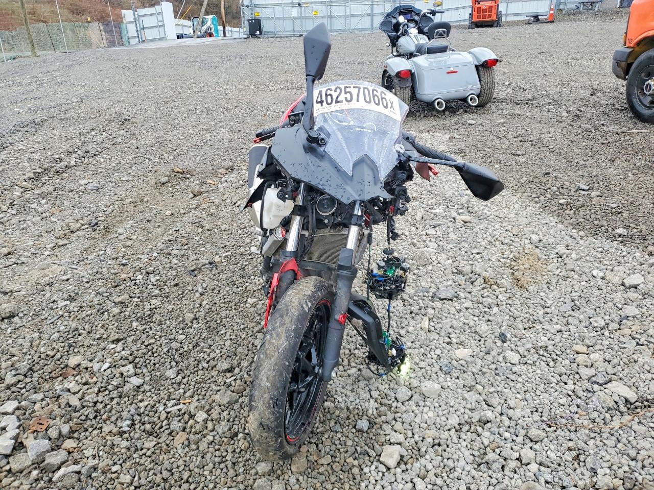 2024 Kawasaki Ninja 500 VIN ML5EXGG16RDA26114 photo 2