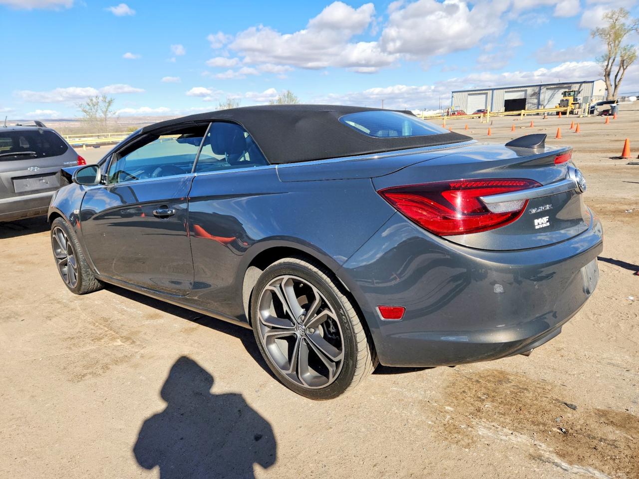 2016 Buick Cascada VIN W04WT3N5XGG041142 photo 2