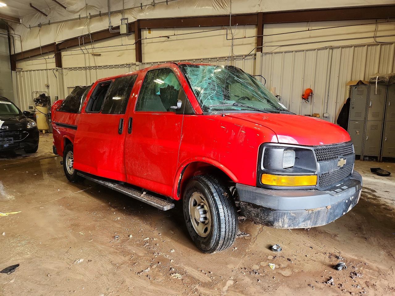 2017 Chevrolet Express VIN 1GAWGEFG1H1292585 photo 4
