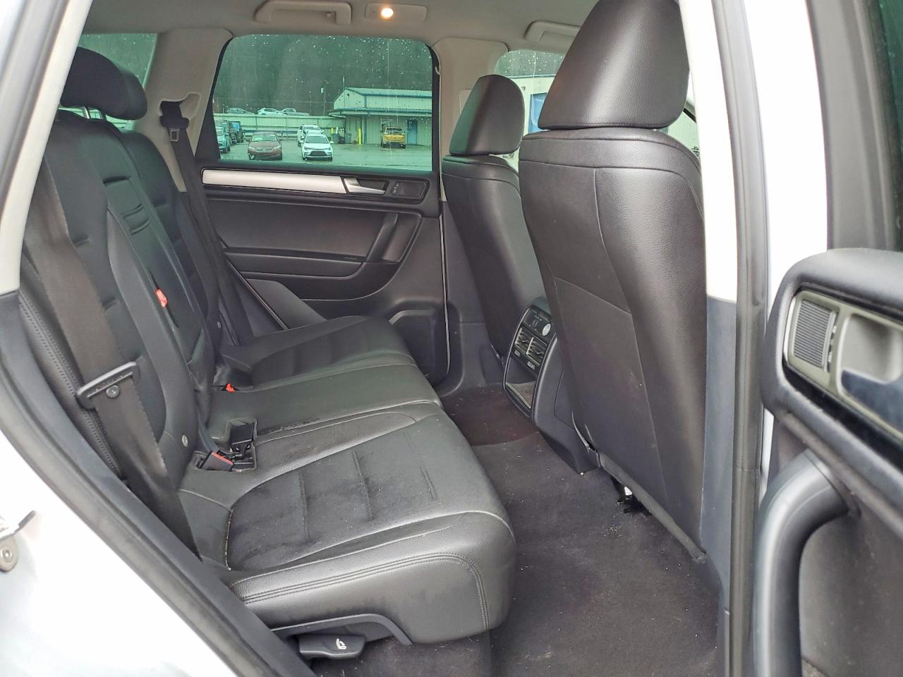 2014 Volkswagen Touareg VIN WVGEF9BP2ED015260 photo 11