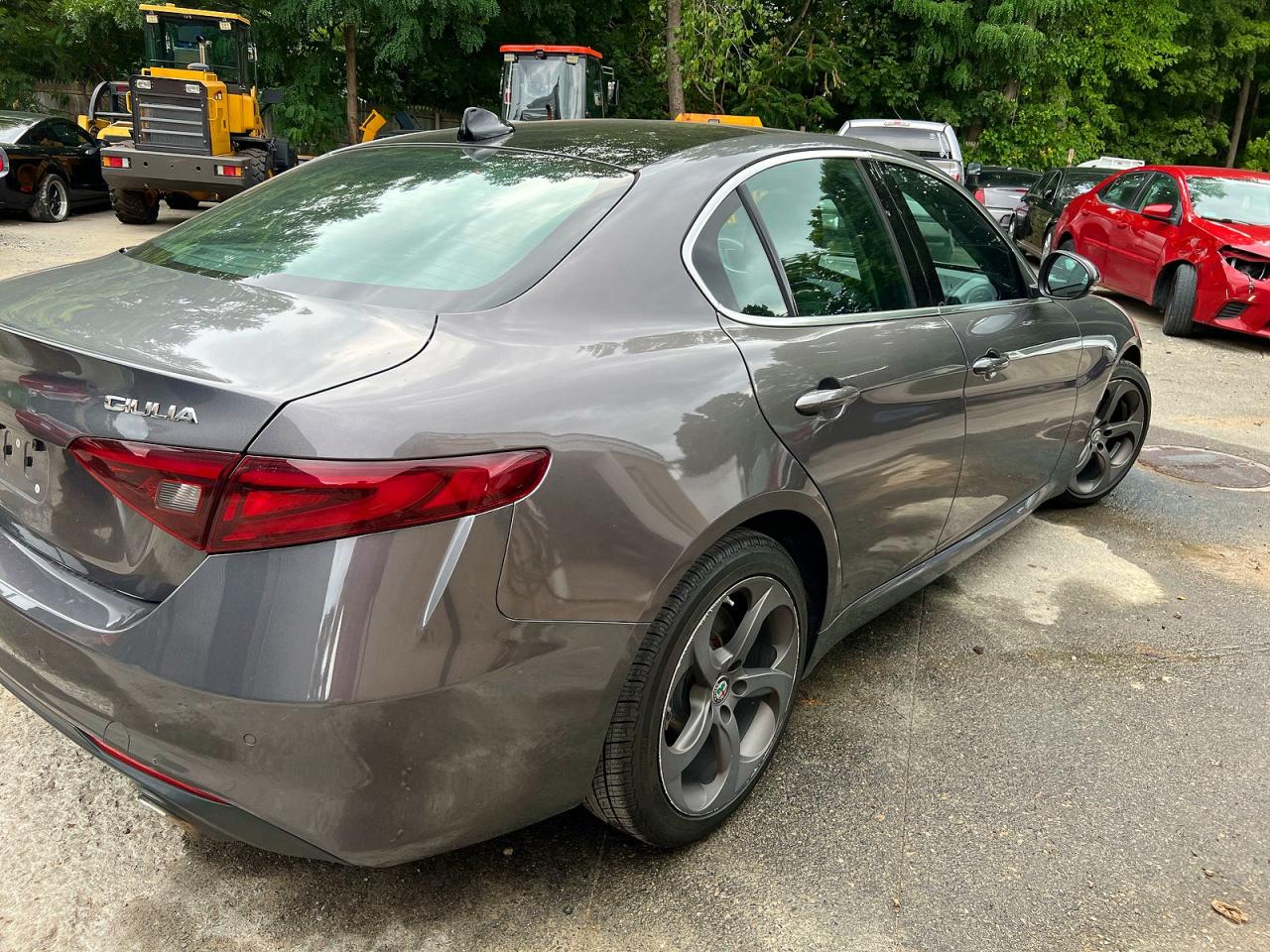 2017 Alfa Giulia VIN ZARFAEEN9H7544398 photo 4