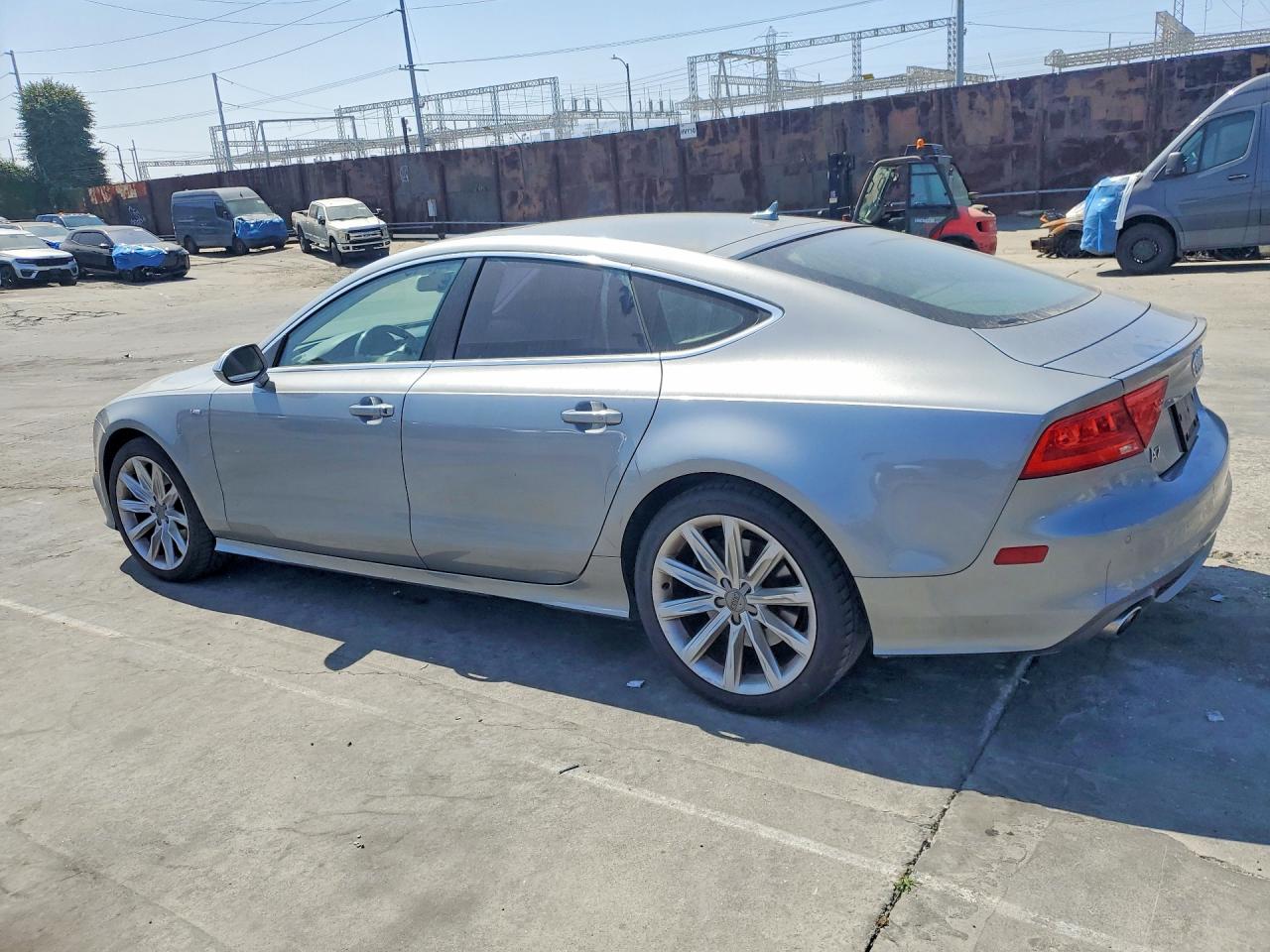 2014 Audi A7 VIN WAU2MAFCXEN108962 photo 2