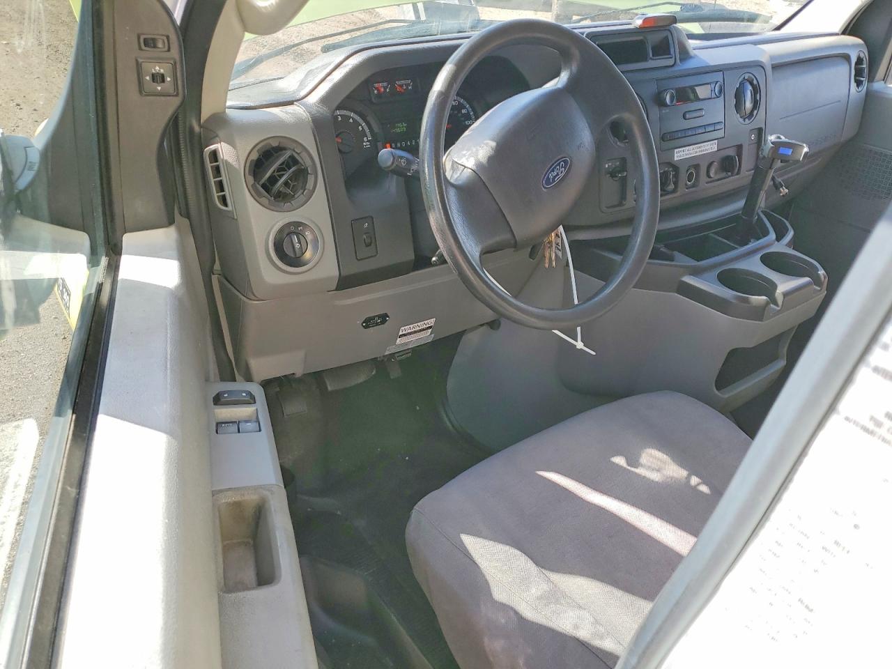 2019 Ford Econoline VIN 1FDXE4FSXKDC16865 photo 8