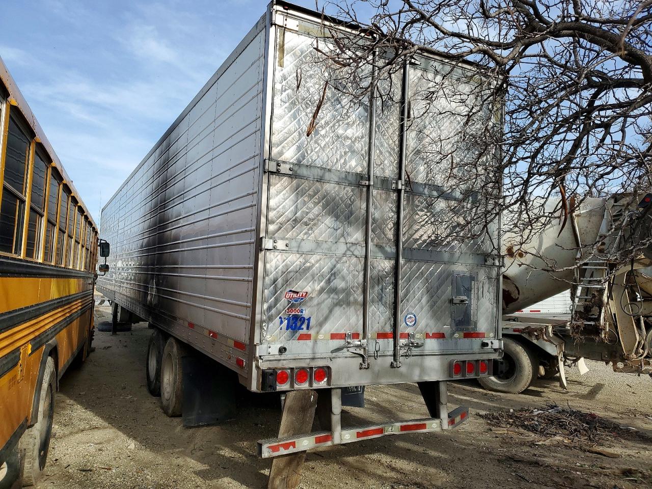 2016 UTILITY All models VIN 1UYVS2536GU737061 photo 3