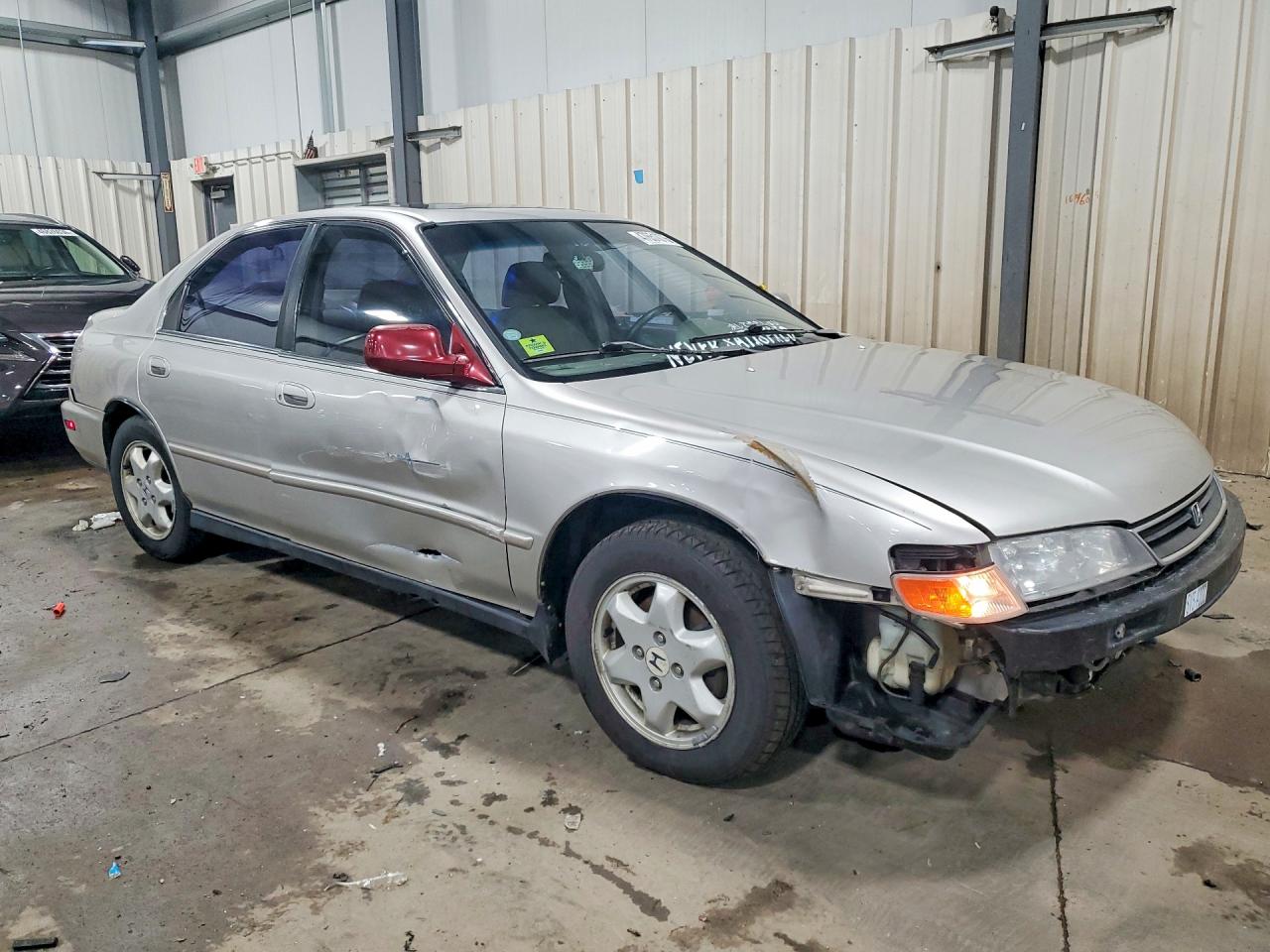 1996 Honda Accord VIN 1HGCE6678TA006912 photo 4