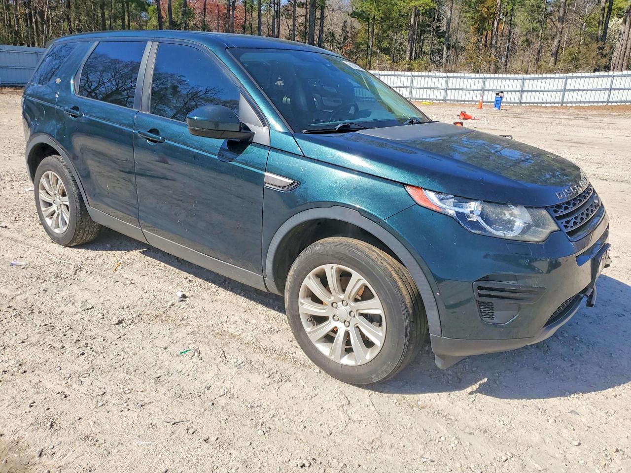 2016 Land Discovery VIN SALCP2BG7GH621724 photo 4