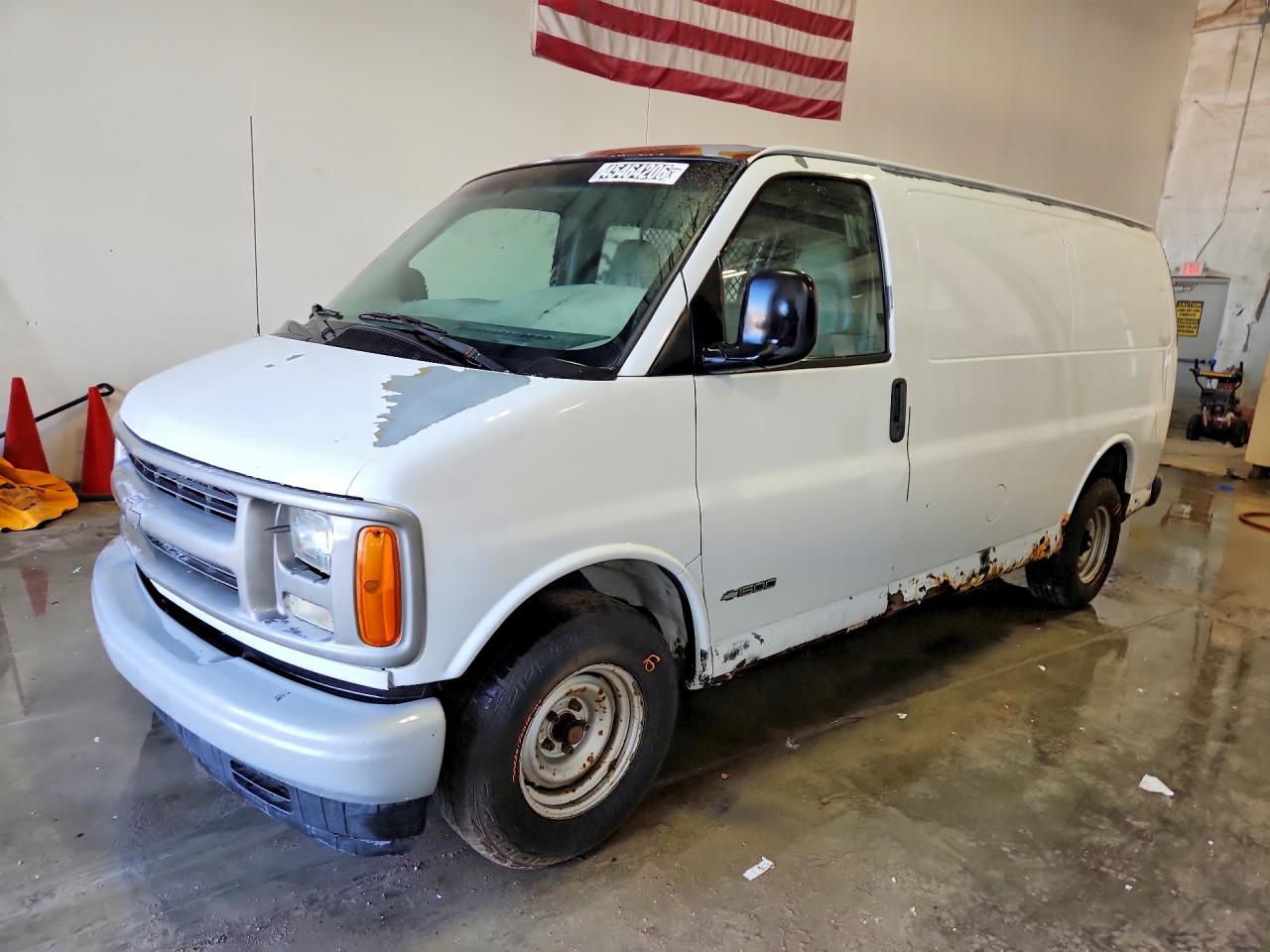 2001 CHEVROLET Express VIN 1GCFG15W511240570 photo 1
