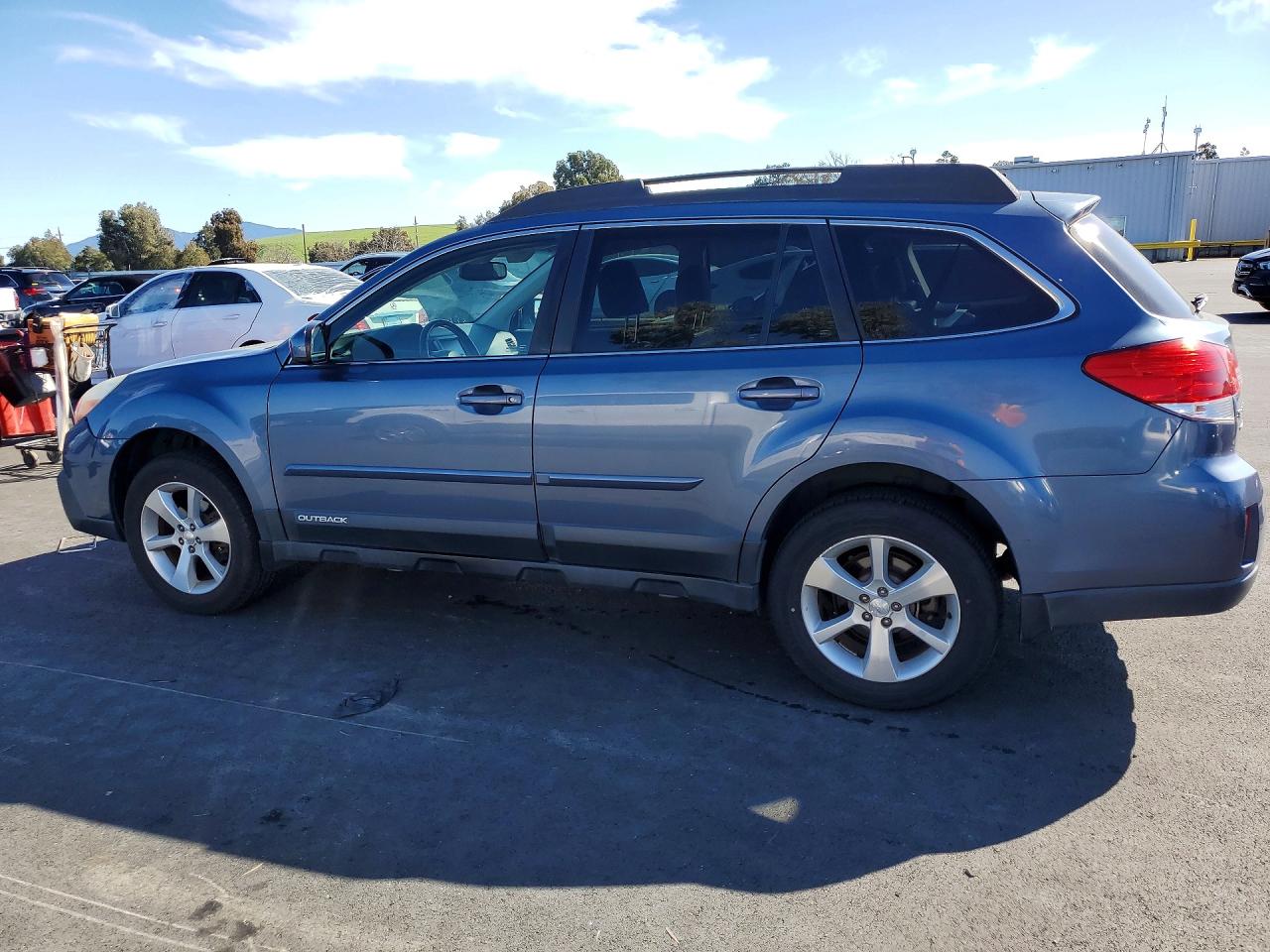 2013 Subaru Outback VIN 4S4BRBPCXD3243924 photo 2