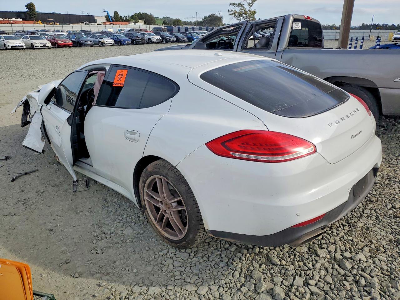 2016 Porsche Panamera VIN WP0AA2A74GL002366 photo 2