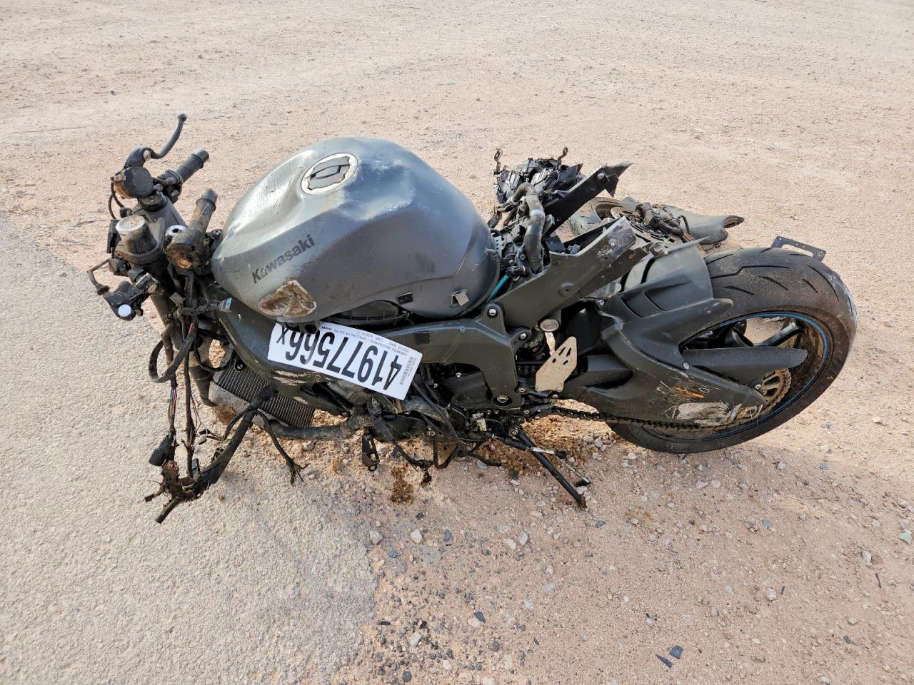 2025 Kawasaki Zx636 VIN JKBZXJK13SA008868 photo 3