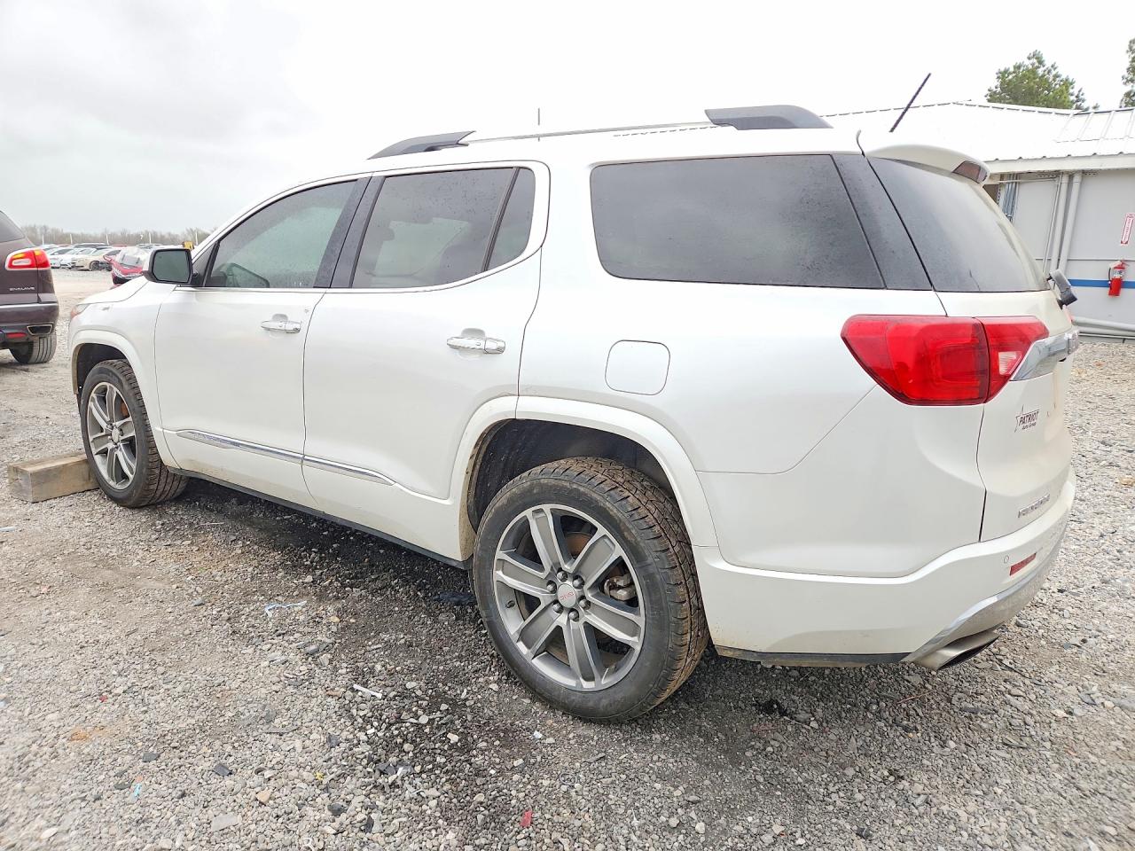 2019 GMC Acadia den VIN 1GKKNXLS7KZ174568 photo 2