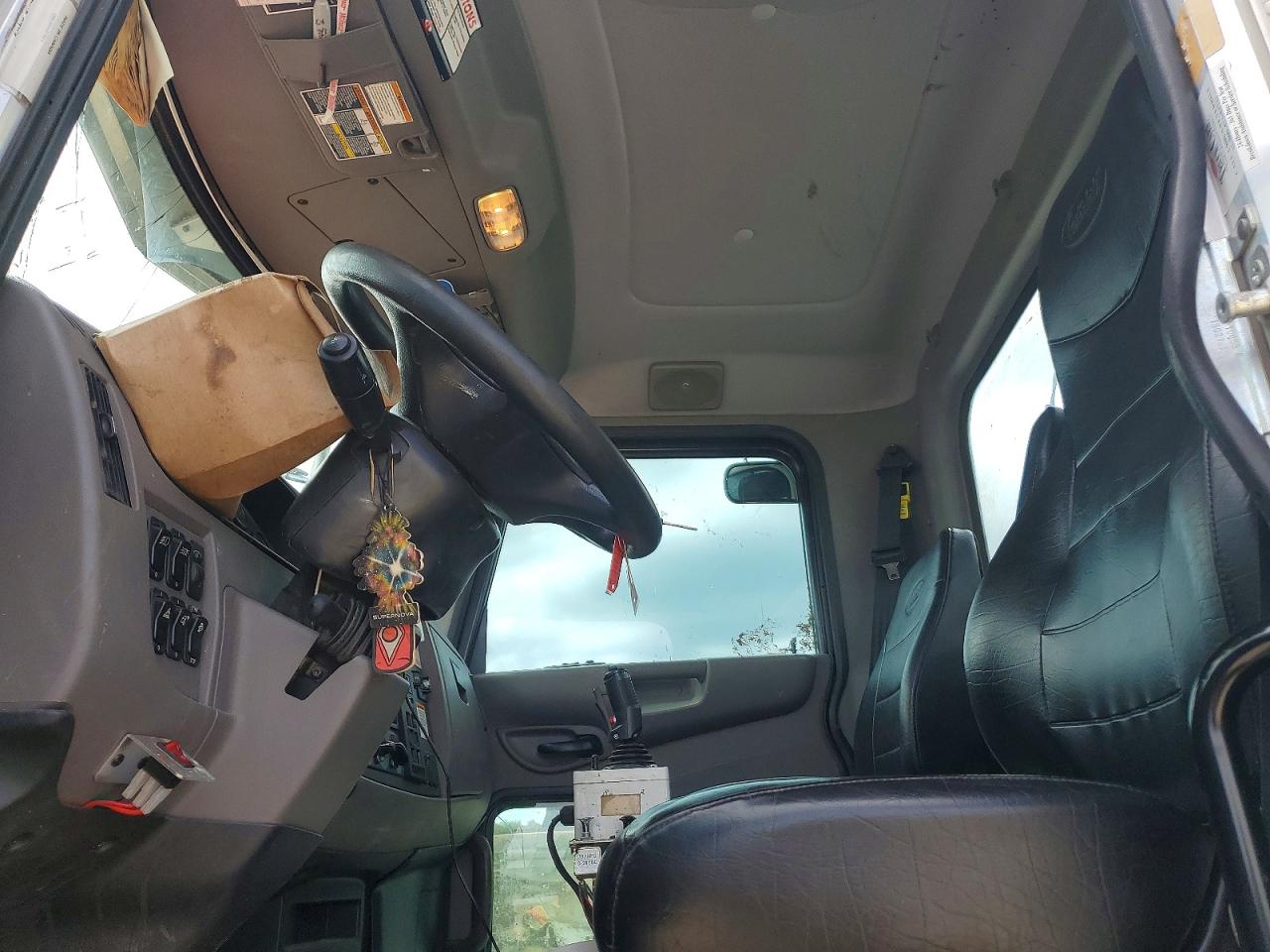 2023 PETERBILT All other VIN 2NP2HM7X4PM808451 photo 7