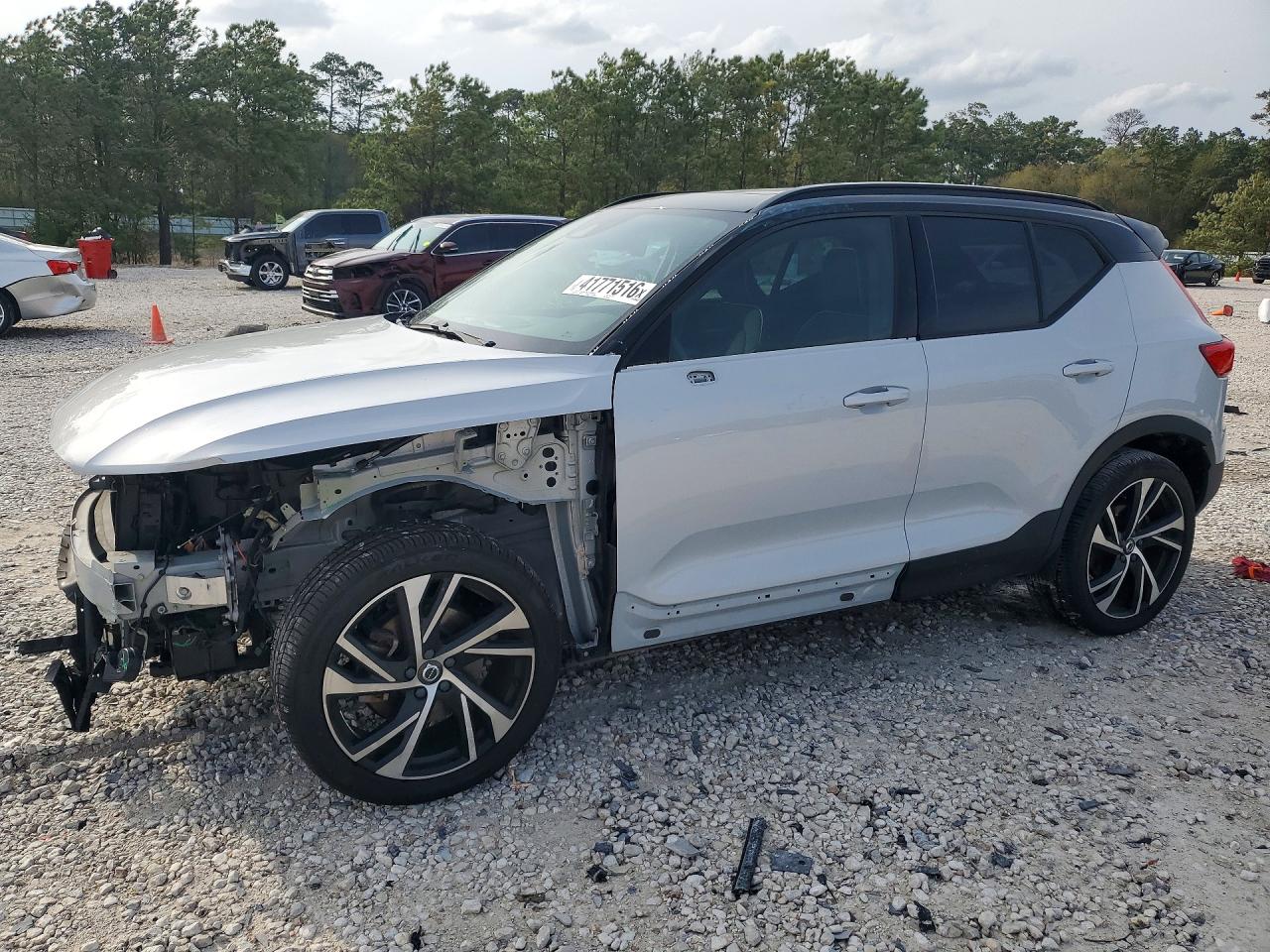 2021 Volvo Xc40 VIN YV4162UM0M2483394 photo 1