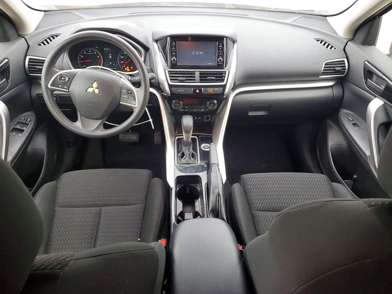 2018 Mitsubishi ECLIPSE VIN JA4AT3AA4JZ062304 photo 8