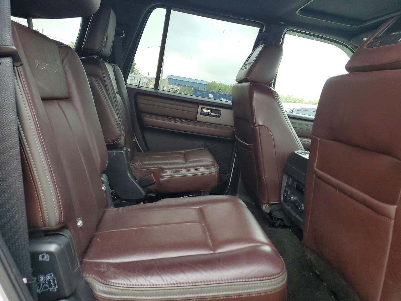 2015 Ford Expedition VIN 1FMJU1MT1FEF00937 photo 11