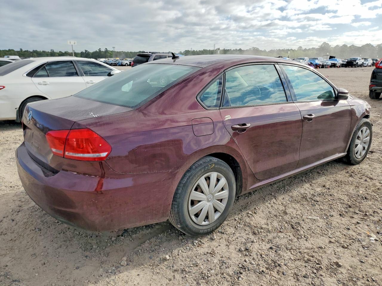 2012 VOLKSWAGEN Passat VIN 1VWAP7A32CC034846 photo 3