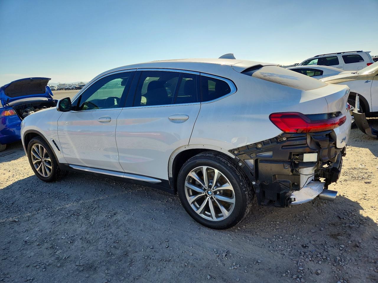 2019 BMW X4 VIN 5UXUJ3C54KLG53232 photo 2