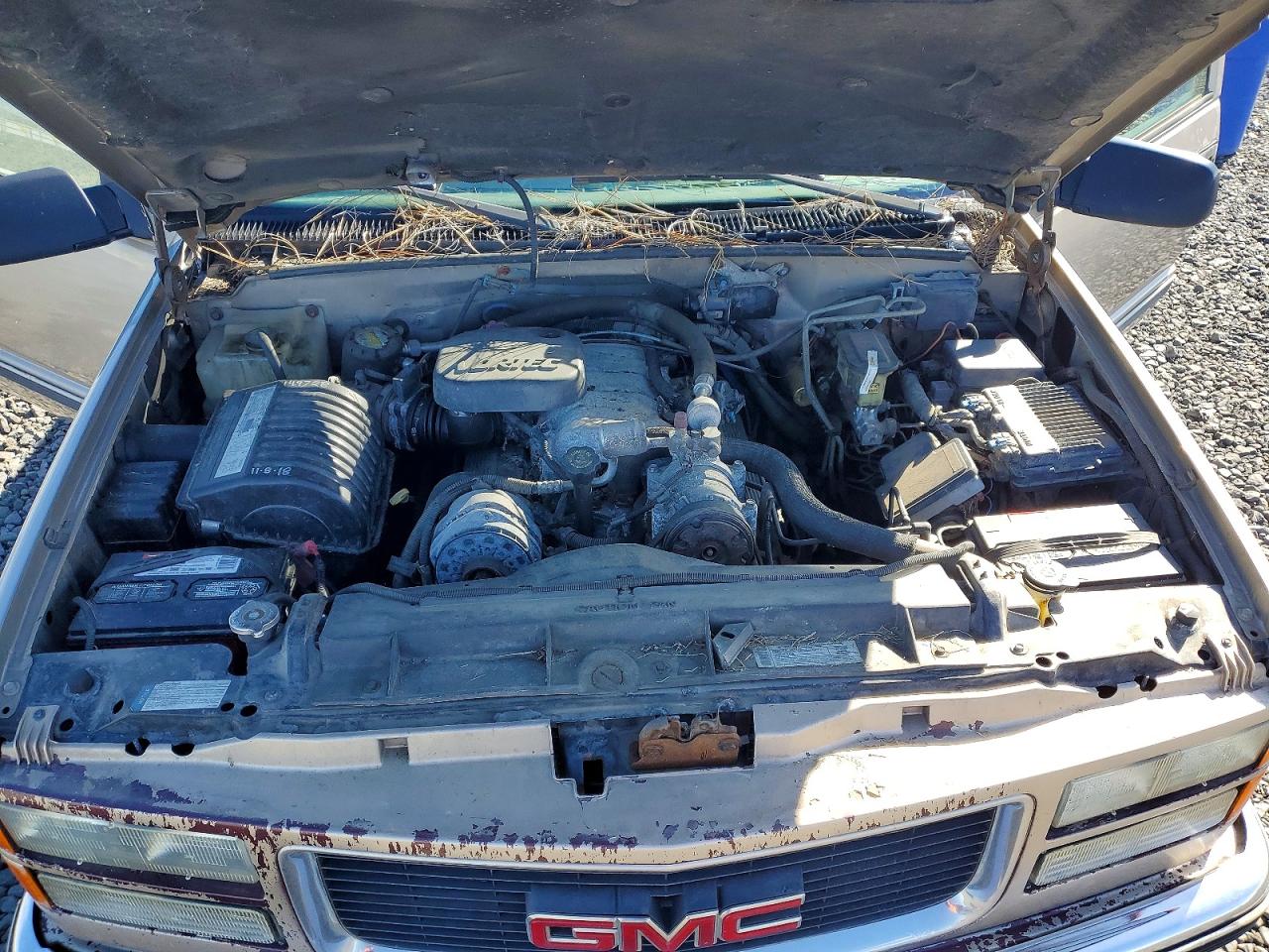 2000 GMC SIERRA VIN 1GTGK29J9YF431154 photo 11