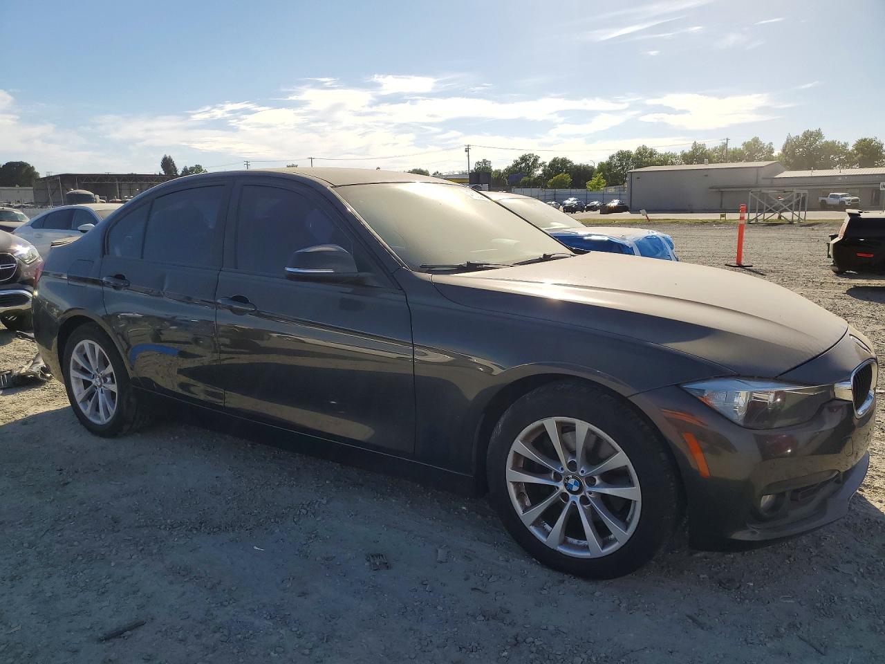 2016 BMW 3 series VIN WBA8A9C53GK618520 photo 4
