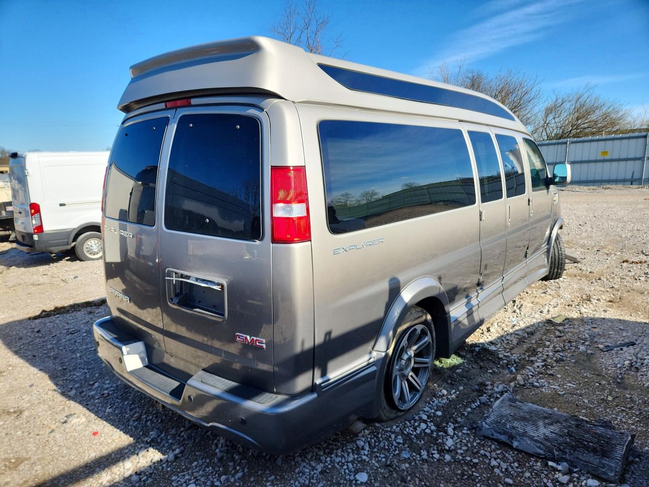 2020 GMC Savana VIN 1GTW7BFG5L1262505 photo 3