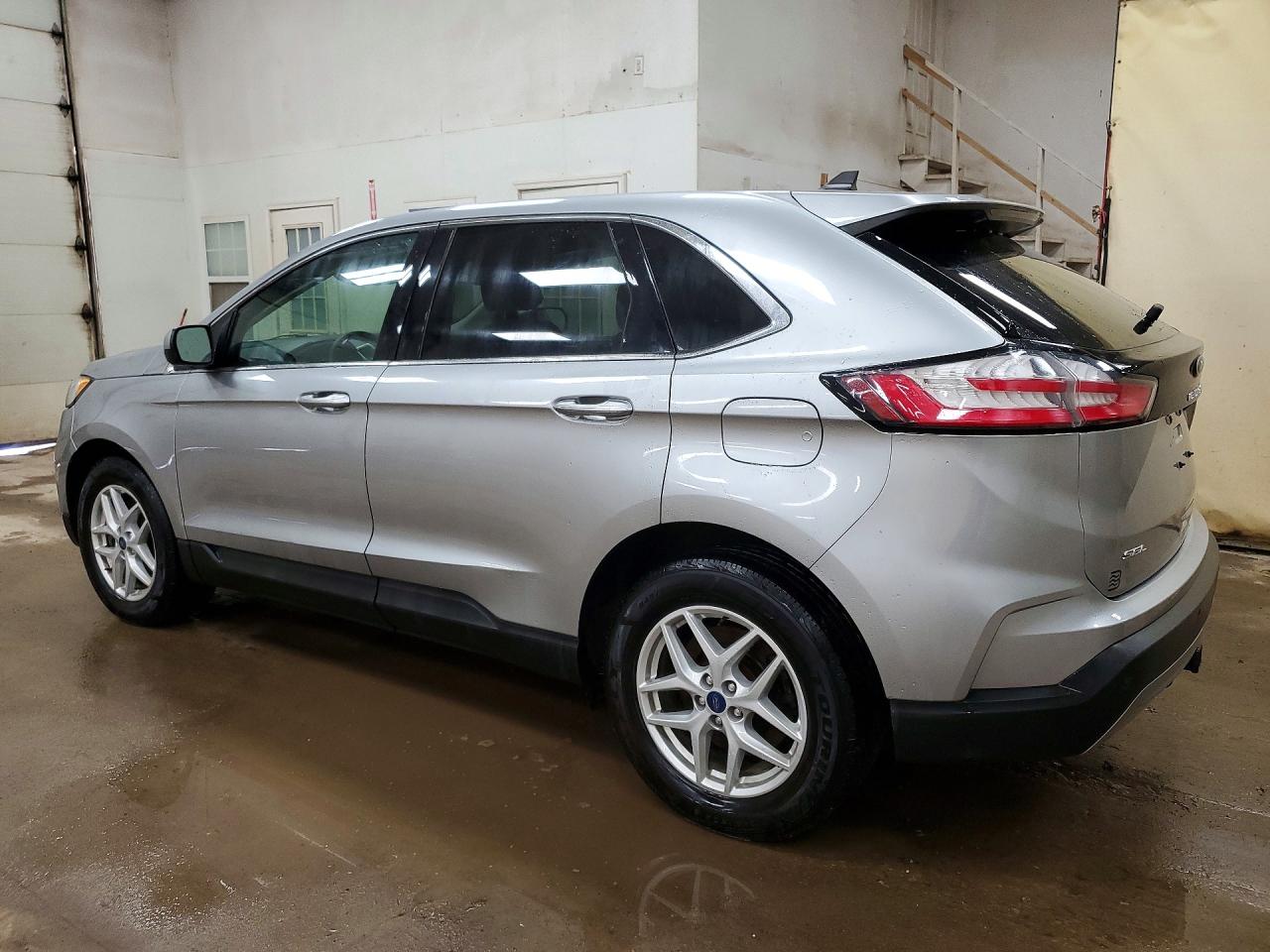 2022 Ford Edge VIN 2FMPK4J97NBA28392 photo 2