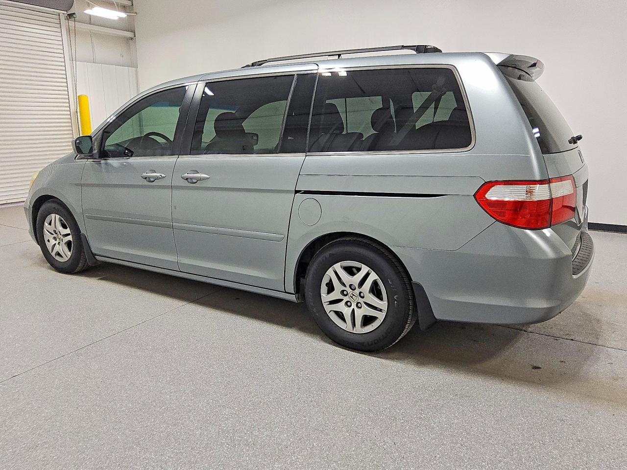 2005 Honda All models VIN 5FNRL38405B052356 photo 2