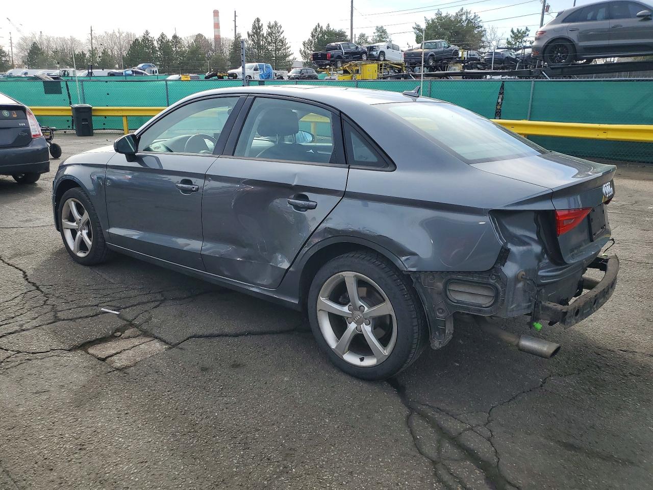 2015 A3 VIN WAUBFGFF3F1006421 photo 2