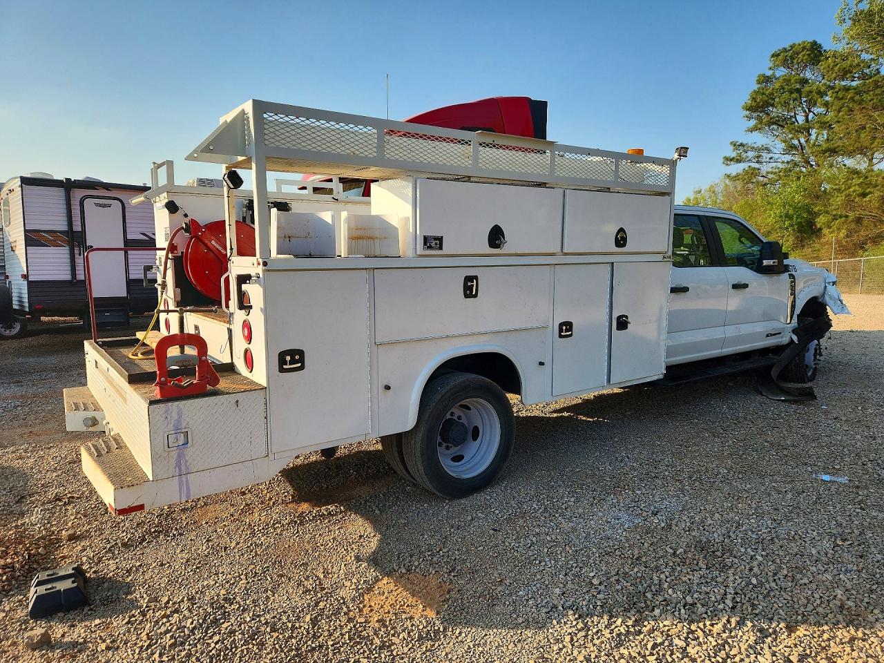 2024 Ford F550 VIN 1FD0W5HT7REC85902 photo 3
