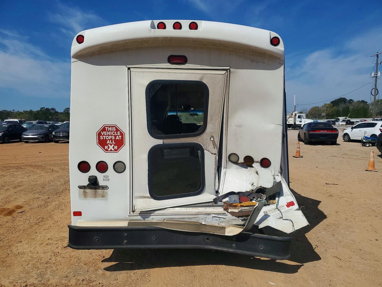 2016 Ford Econoline VIN 1FDEE3FL3GDC17065 photo 6