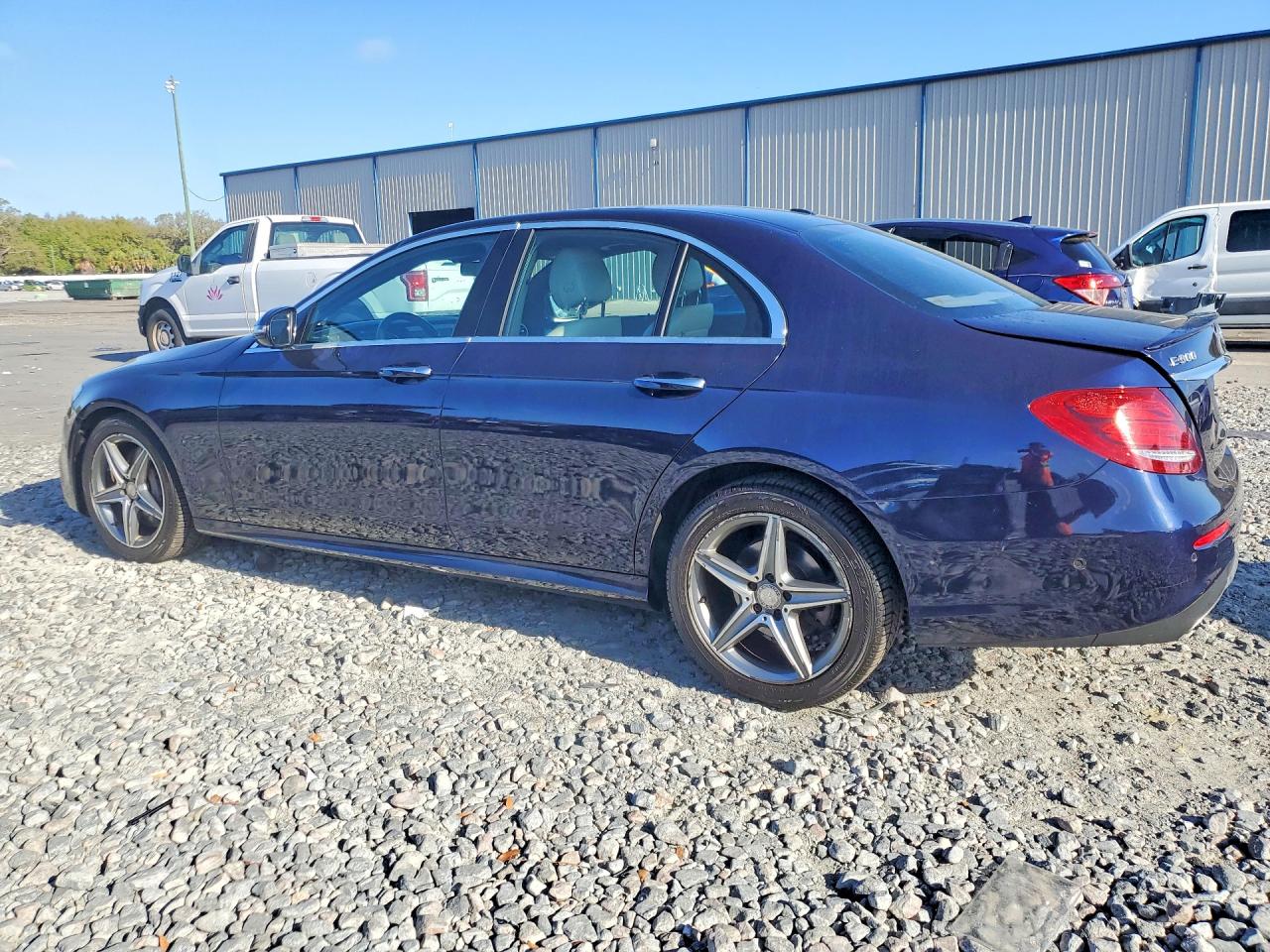 2017 Mercedes-Benz E-class VIN WDDZF4KB0HA047536 photo 2