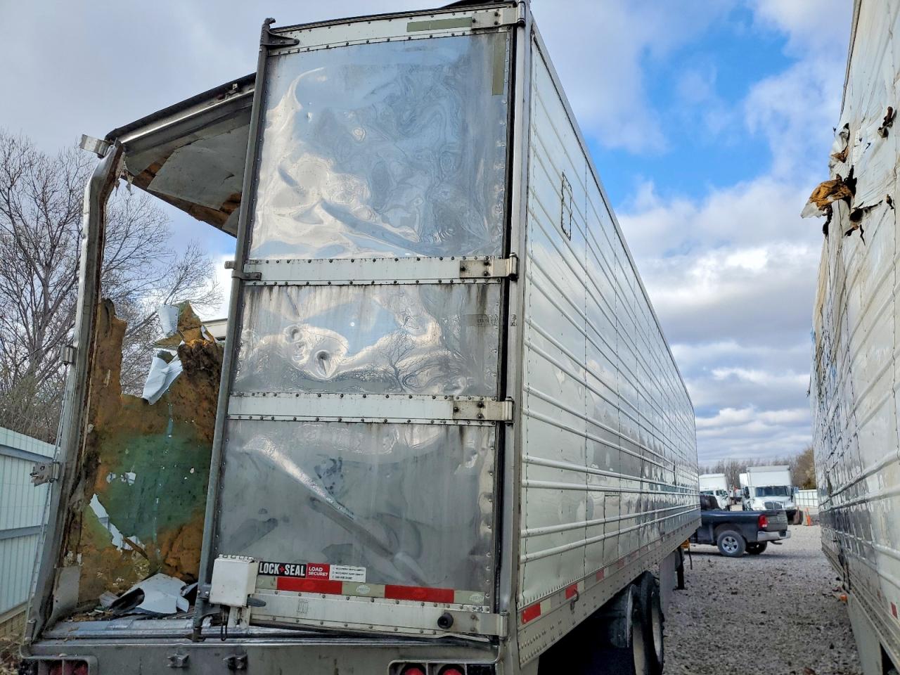 2018 UTILITY All models VIN 1UYVS2536J2219261 photo 4