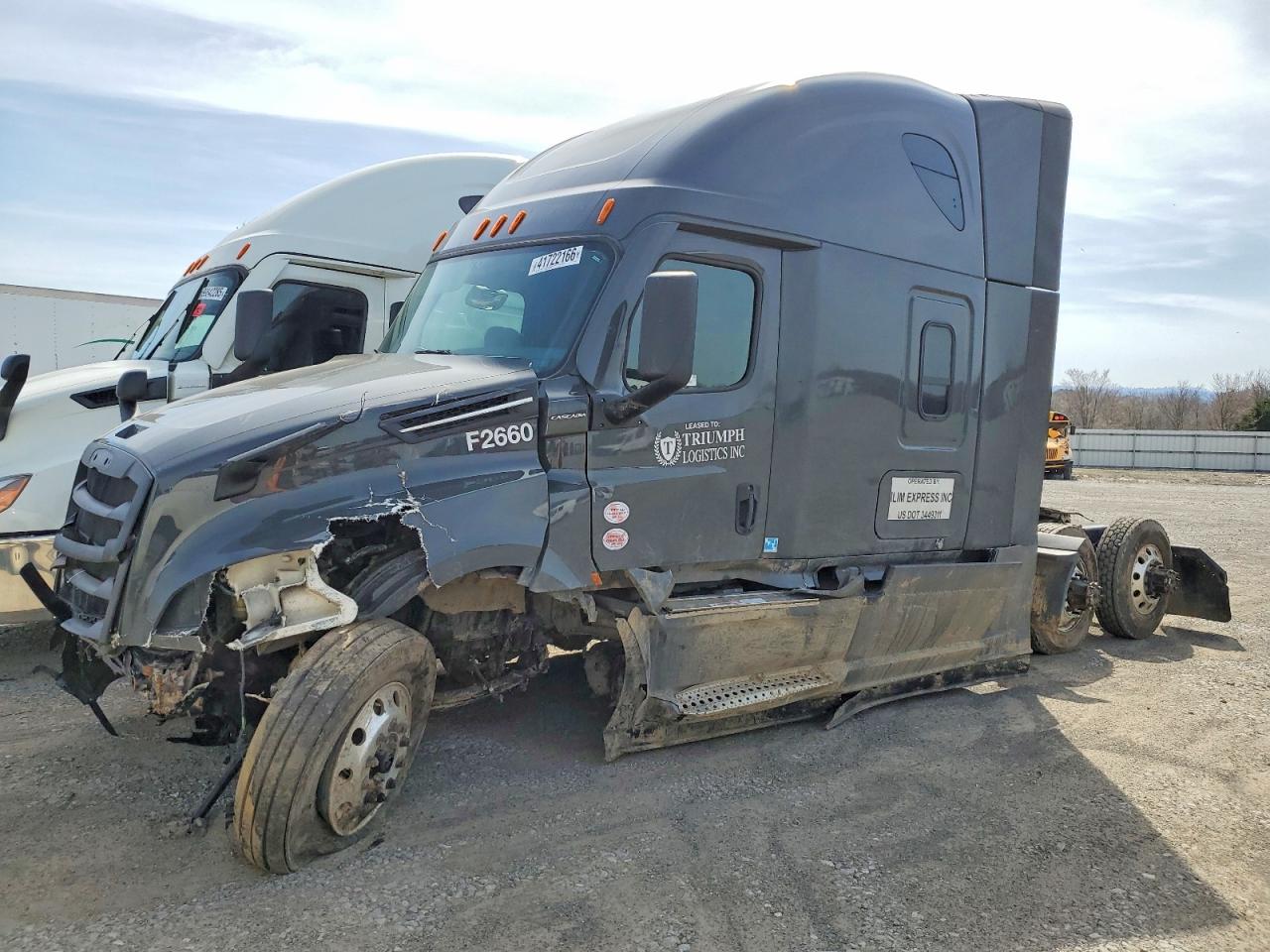 2026 FREIGHTLINER Cascadia VIN 3AKJHHDR6TSWS2560 photo 2