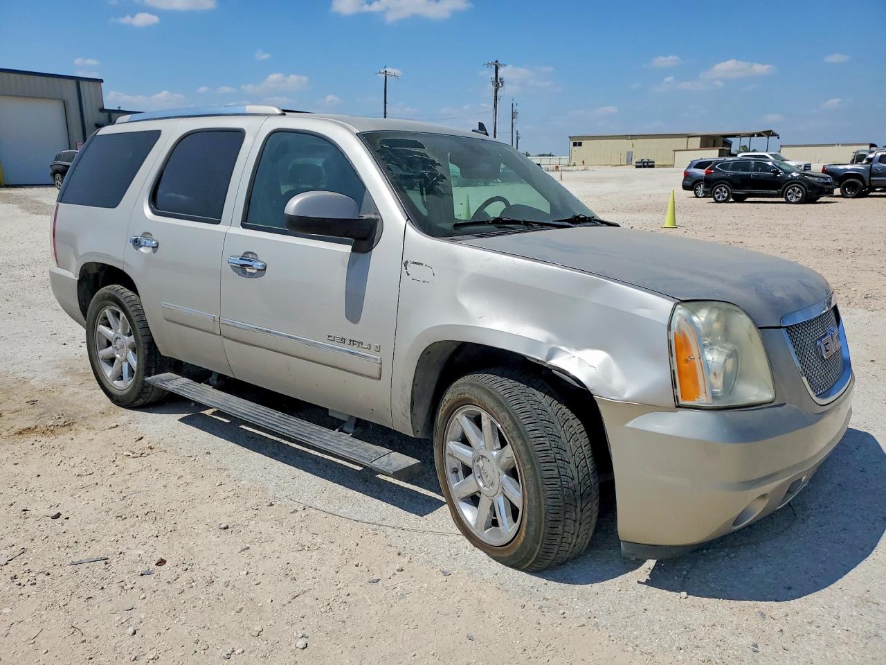 2009 GMC Yukon VIN 1GKFC03279R127307 photo 4
