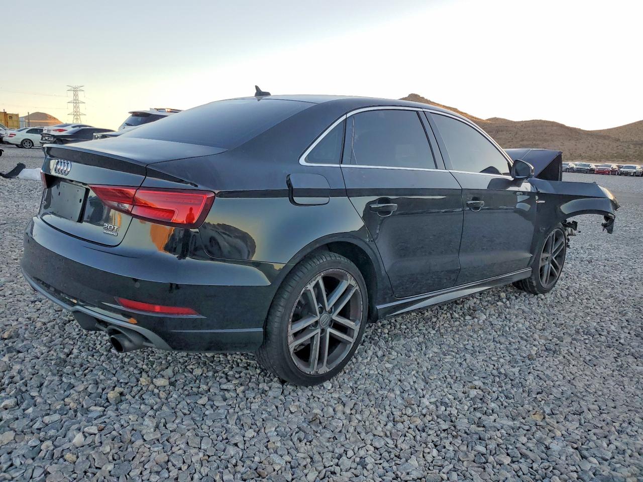 2017 Audi A3 VIN WAUJ8GFF4H1071724 photo 3